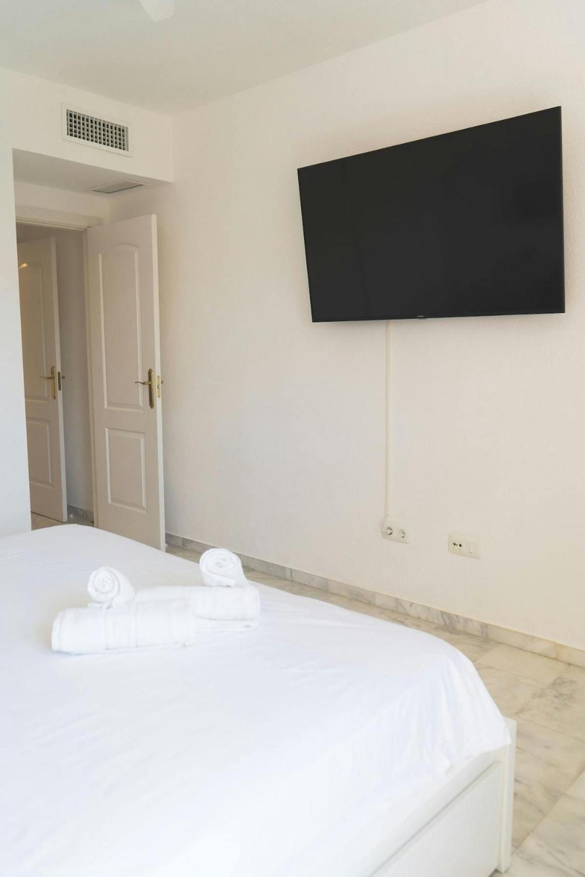 Ap. Reserva De 3 * Marbella